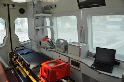 柘城县救护车内部